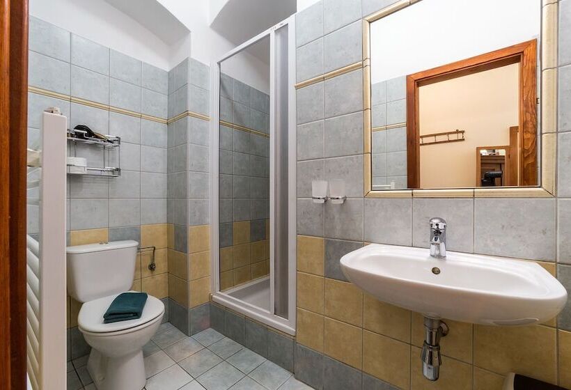 פנסיון Penzion Gardena