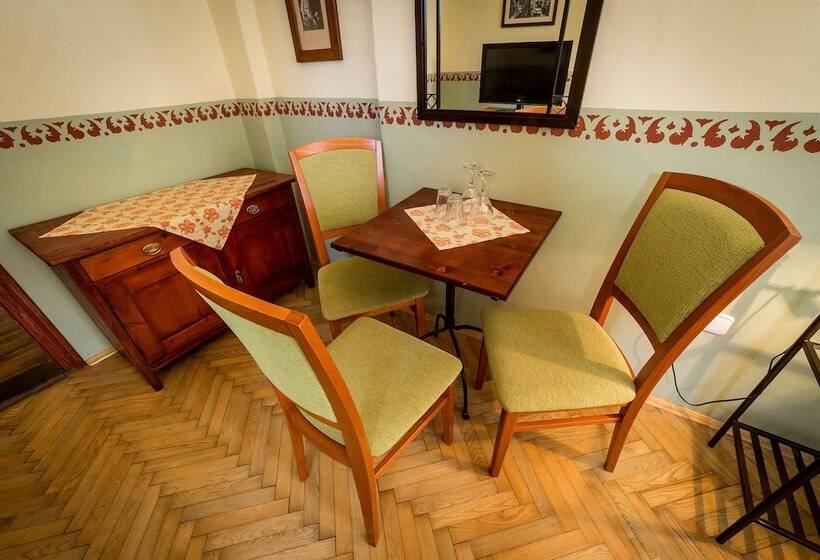 פנסיון Penzion Gardena