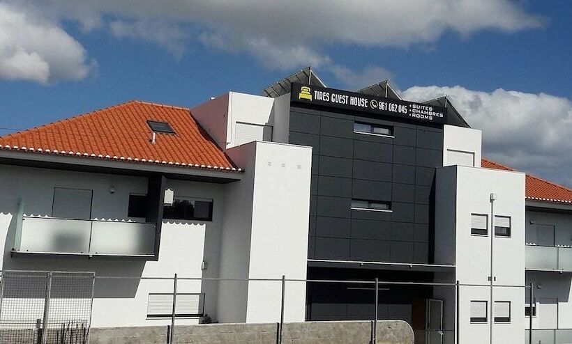 بنسيون Pousada Tires Guest House