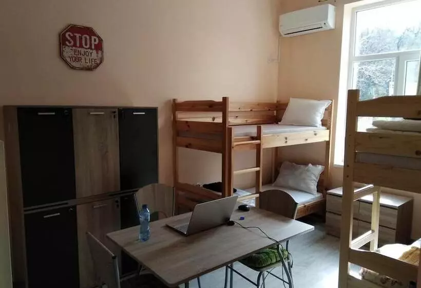 تختخواب و صبحانه Hostel Ginger House