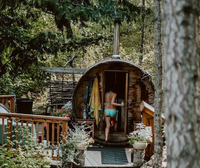 צימר The Sentinel