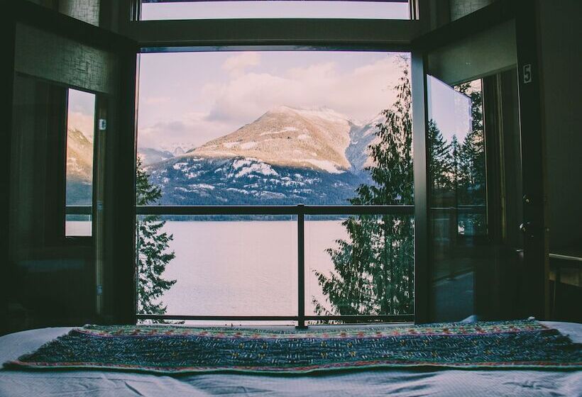 צימר The Sentinel