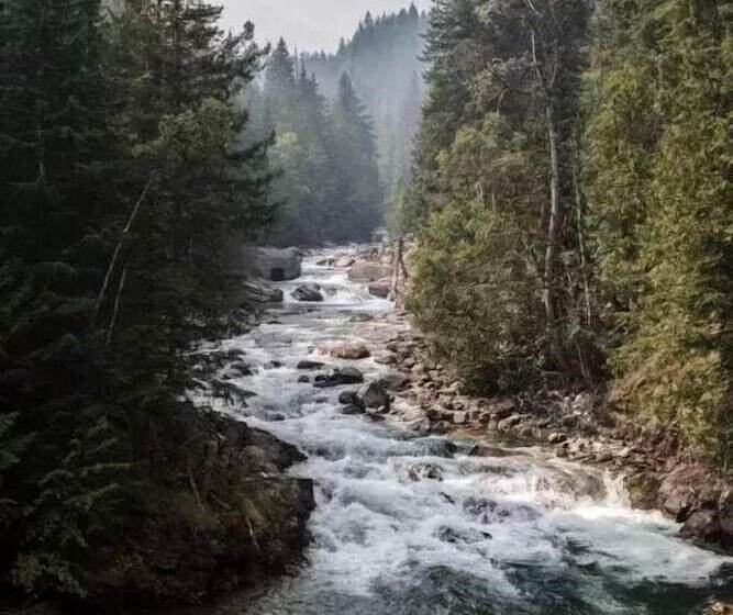 צימר The Sentinel