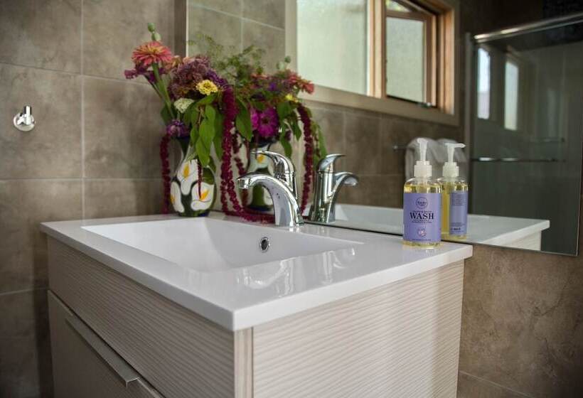 צימר The Sentinel