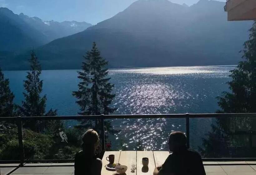 צימר The Sentinel