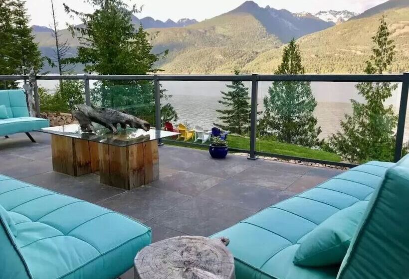 צימר The Sentinel