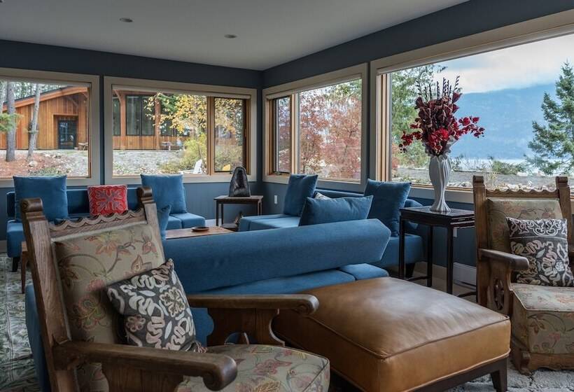 צימר The Sentinel