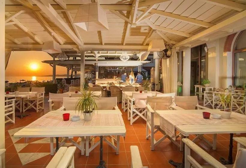 Hotelli Assano Sea Front Luxury