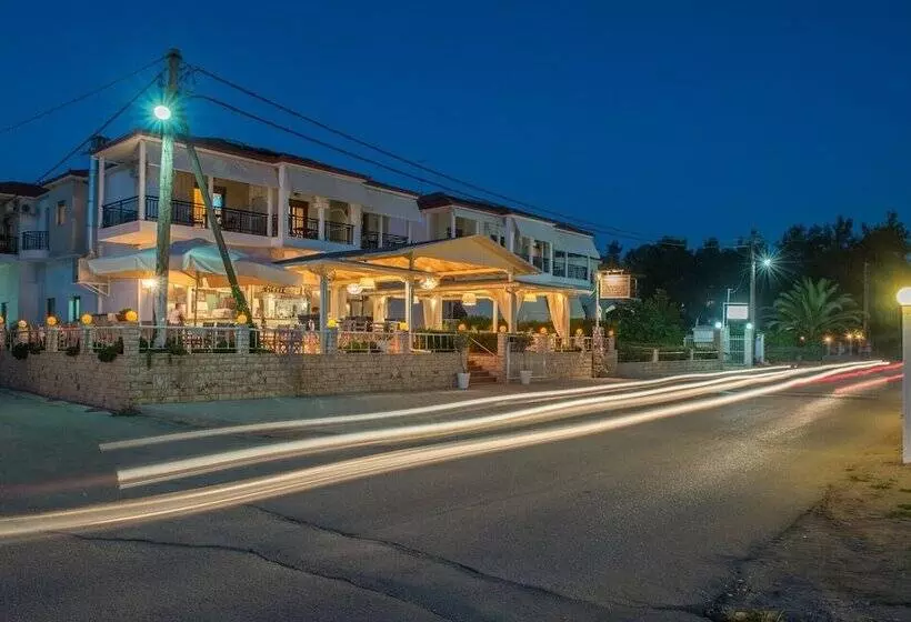 Hotelli Assano Sea Front Luxury