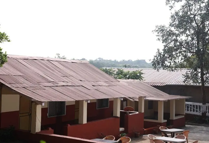 ホテル Gujarat Bhavan