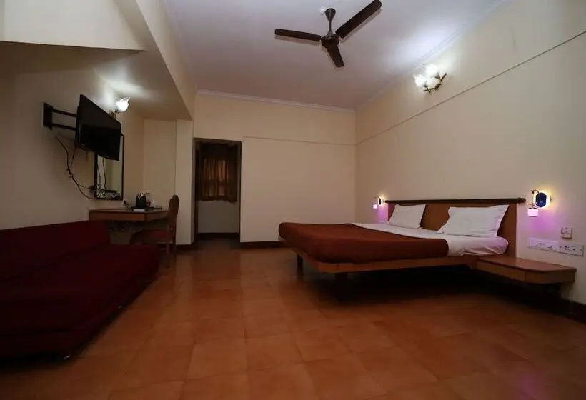 ホテル Gujarat Bhavan