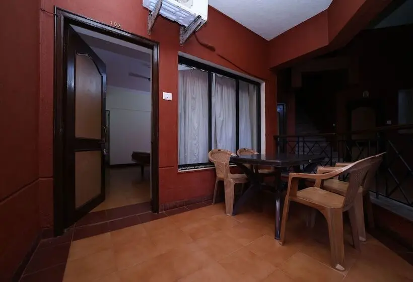 ホテル Gujarat Bhavan