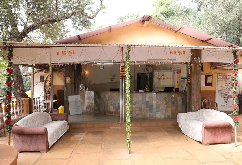 ホテル Gujarat Bhavan