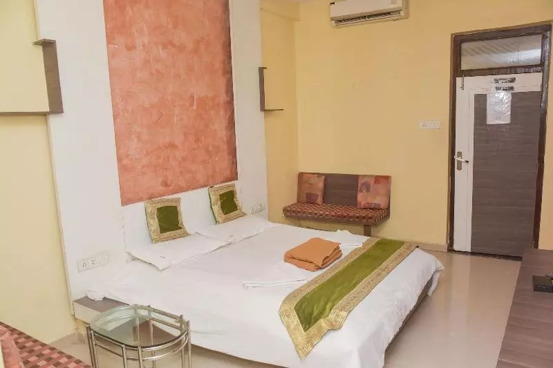 هتل Nirmal Lodging