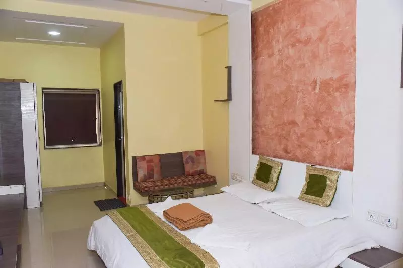 هتل Nirmal Lodging