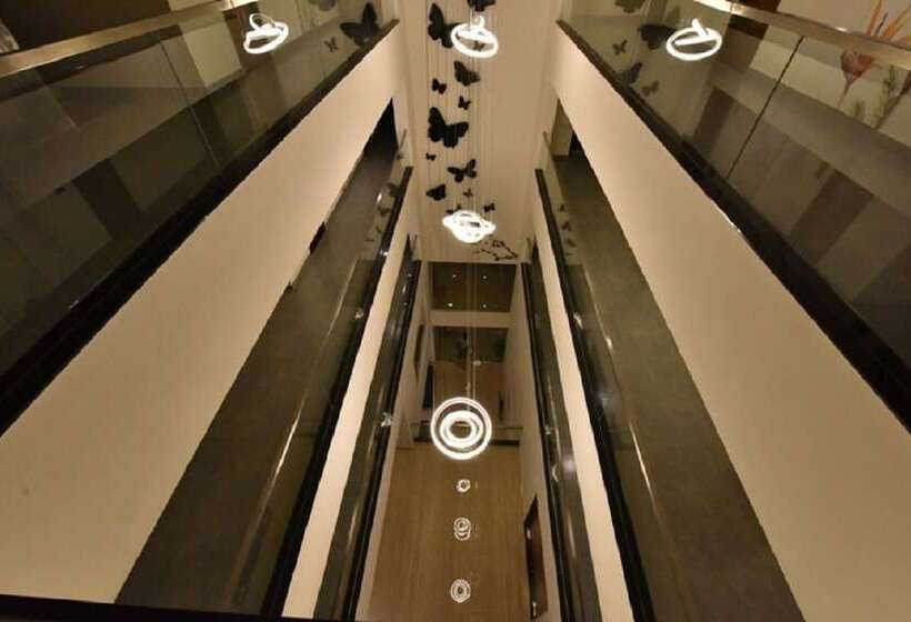 هتل Vivid A Boutique