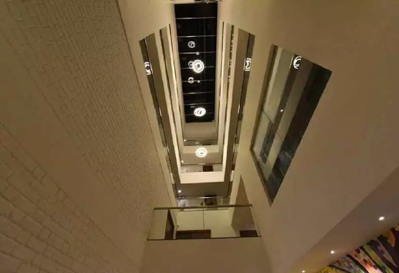 Hotelli Vivid A Boutique