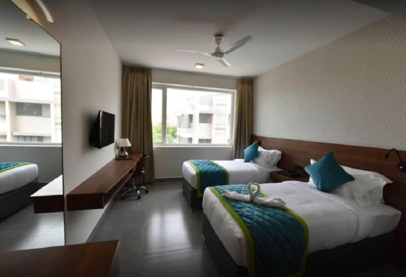 هتل Vivid A Boutique