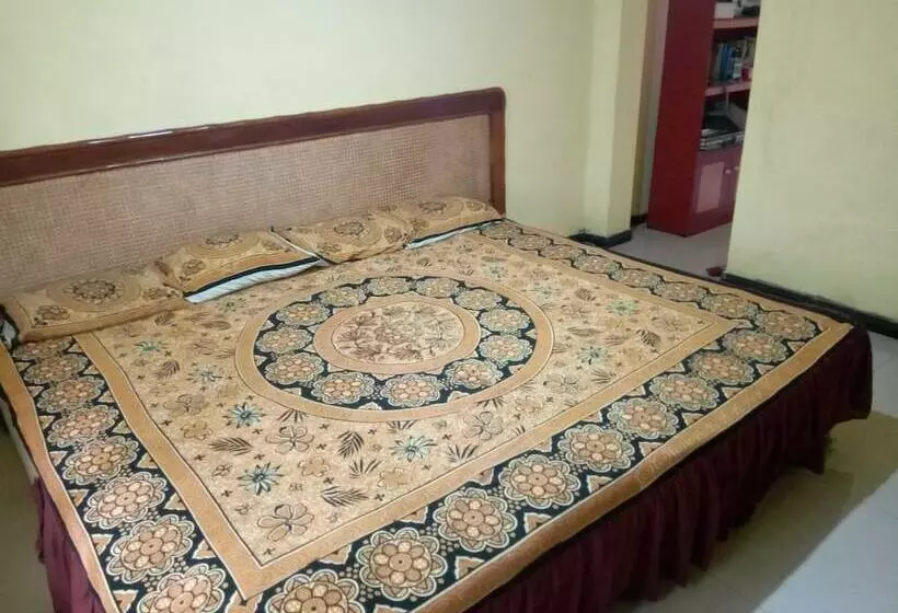 پانسیون Shenya Villa