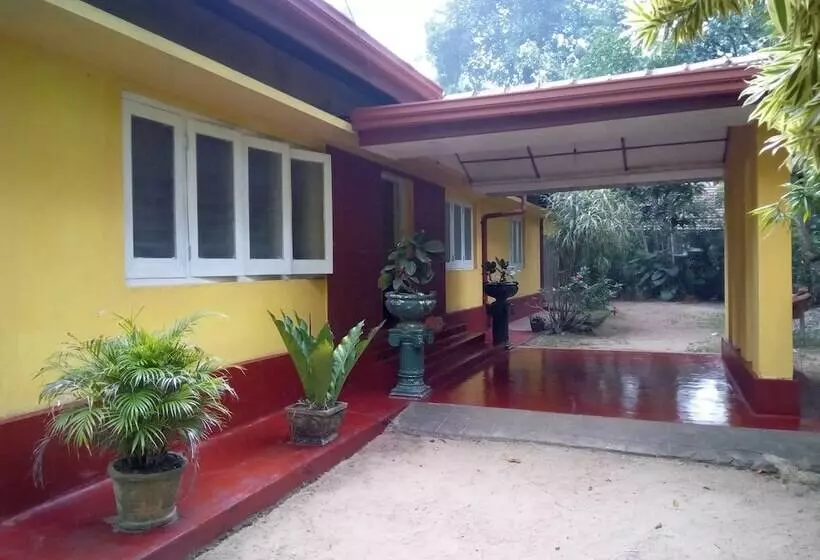 پانسیون Shenya Villa