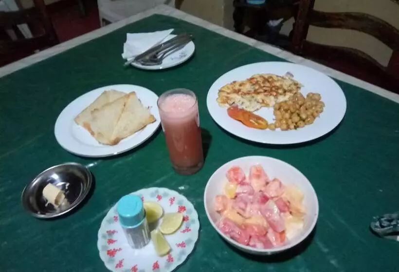 پانسیون Shenya Villa