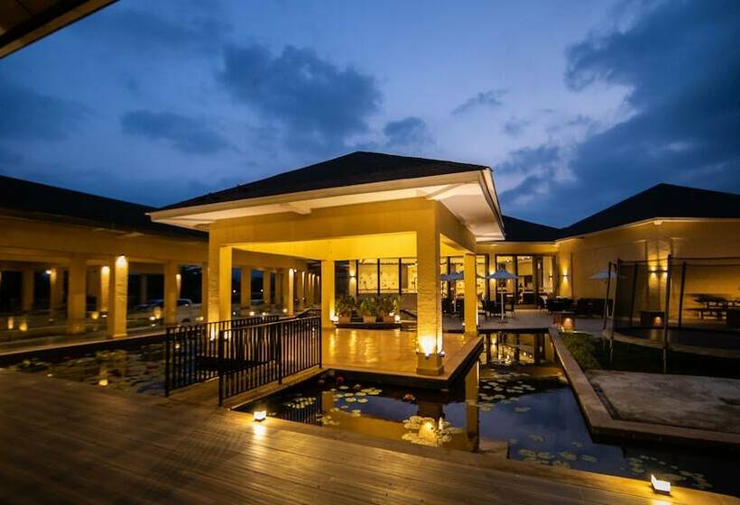 Tropical Retreat Luxury Resort And Spa