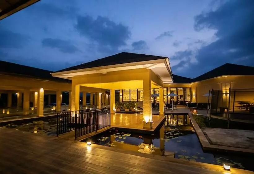 Tropical Retreat Luxury Resort And Spa