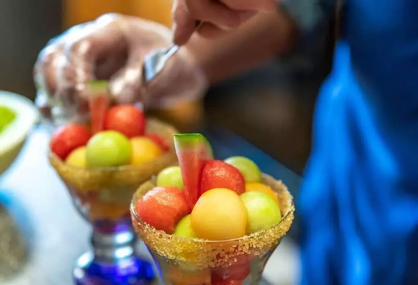 تختخواب و صبحانه Adobe Rose Inn