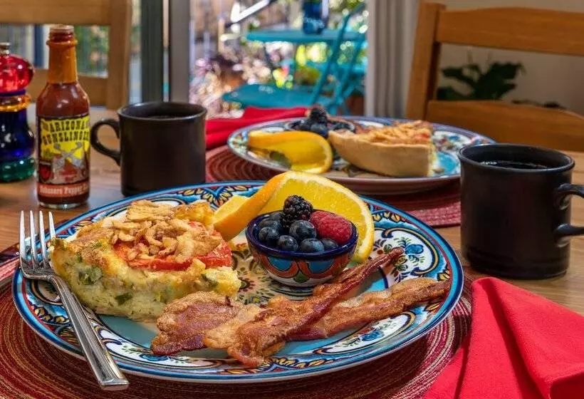 تختخواب و صبحانه Adobe Rose Inn