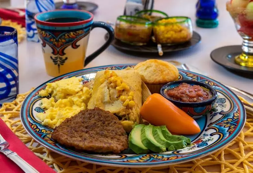 تختخواب و صبحانه Adobe Rose Inn