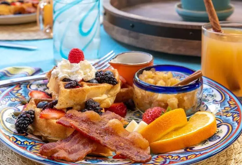 تختخواب و صبحانه Adobe Rose Inn