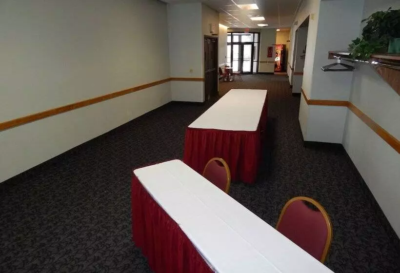 هتل Fairbridge Inn, Suites & Conference Center – Missoula