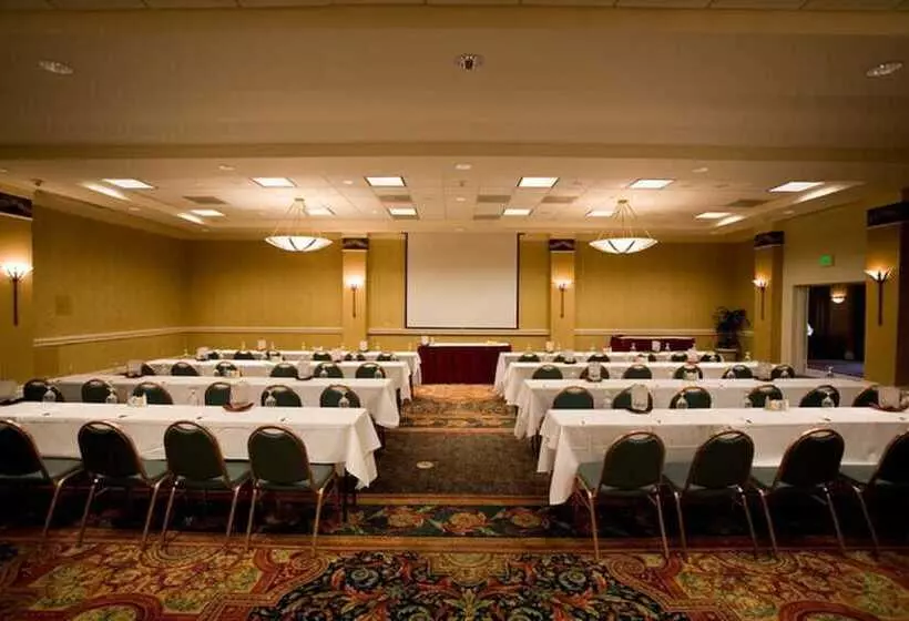 هتل Fairbridge Inn, Suites & Conference Center – Missoula