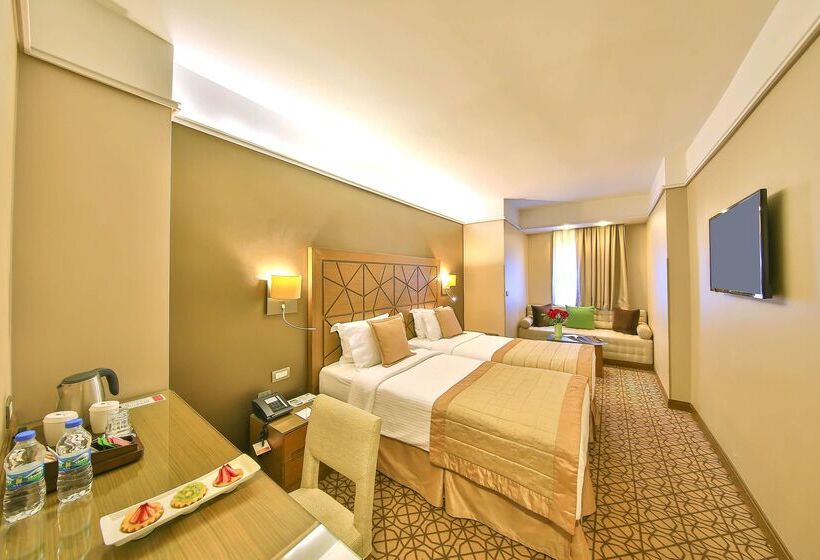 هتل Ramada By Wyndham İstanbul Taksim
