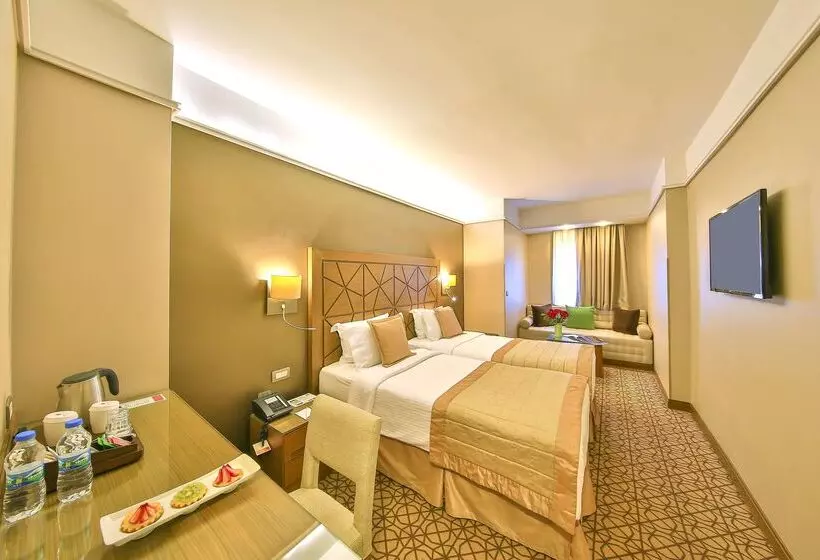 Отель Ramada By Wyndham İstanbul Taksim