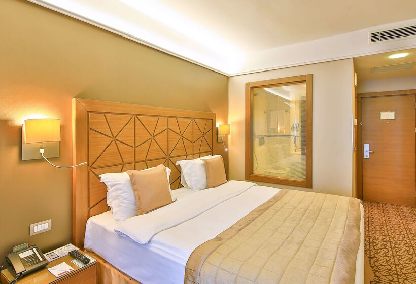 هتل Ramada By Wyndham İstanbul Taksim