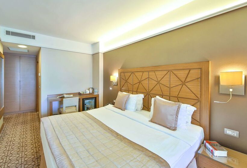هتل Ramada By Wyndham İstanbul Taksim