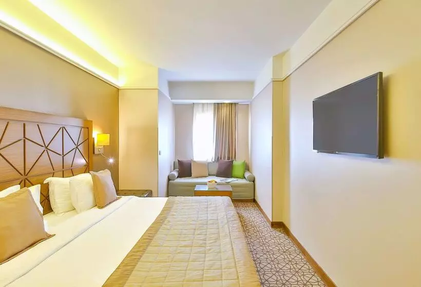 Отель Ramada By Wyndham İstanbul Taksim