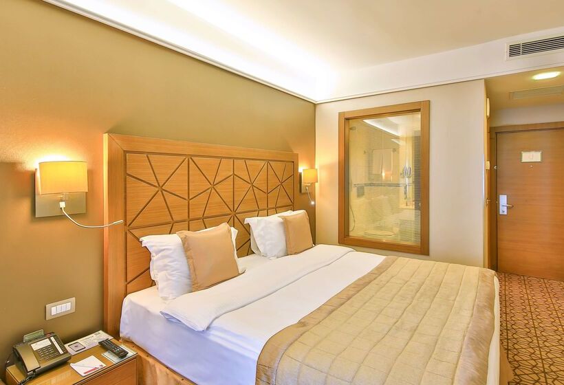 هتل Ramada By Wyndham İstanbul Taksim