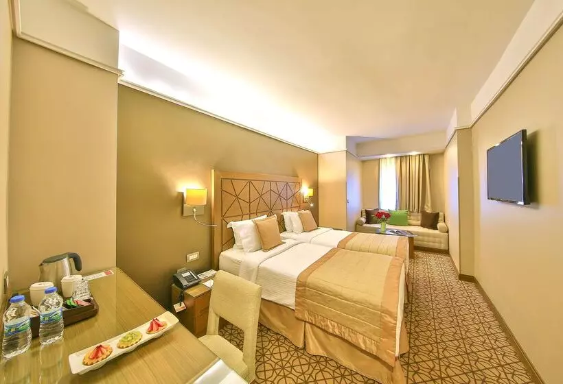 Отель Ramada By Wyndham İstanbul Taksim