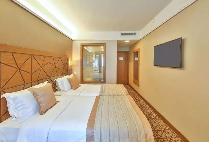Отель Ramada By Wyndham İstanbul Taksim