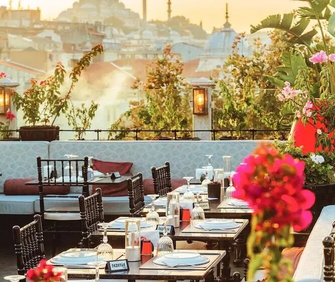 Seres Hotel Old City