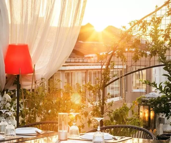 Seres Hotel Old City