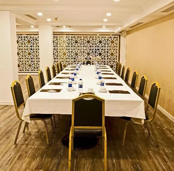 Seres Hotel Old City