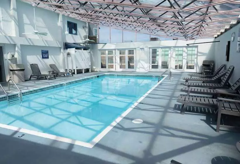 مُتل Admiral On Baltimore