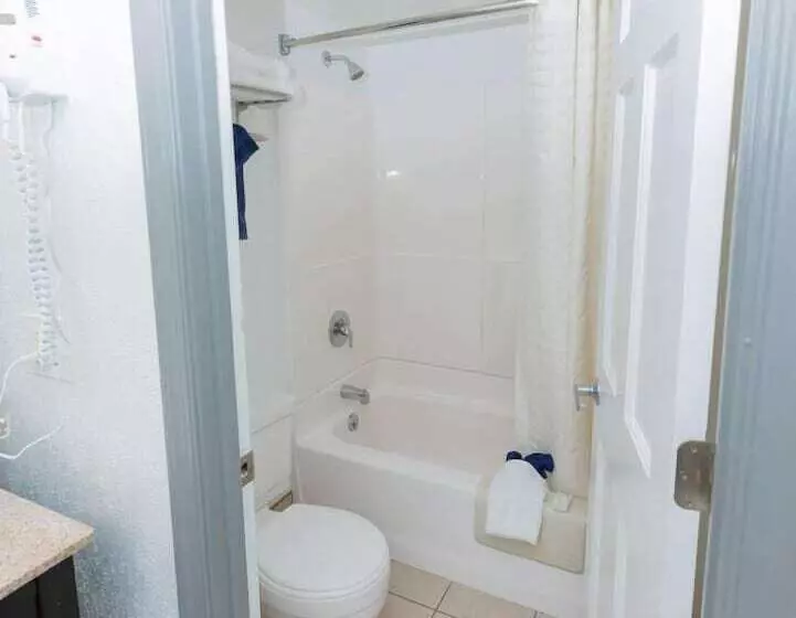 مُتل Admiral On Baltimore