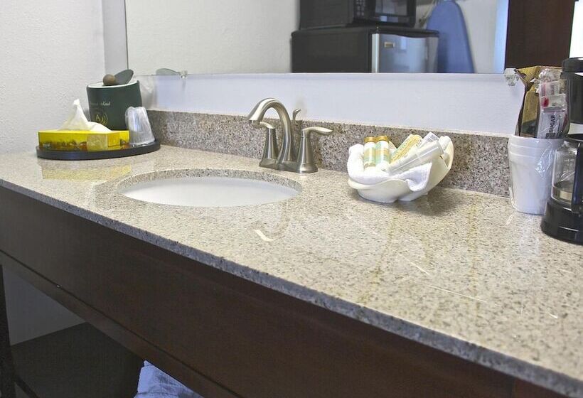 Motel Admiral On Baltimore