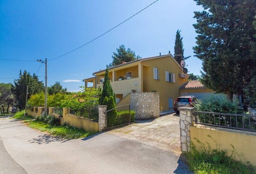 Franulovic Apartments