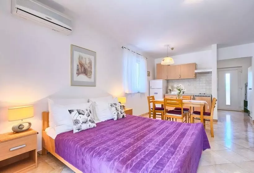 Franulovic Apartments