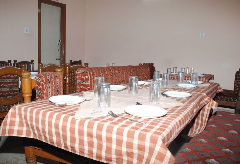 Hotel Pancharatna Paradise